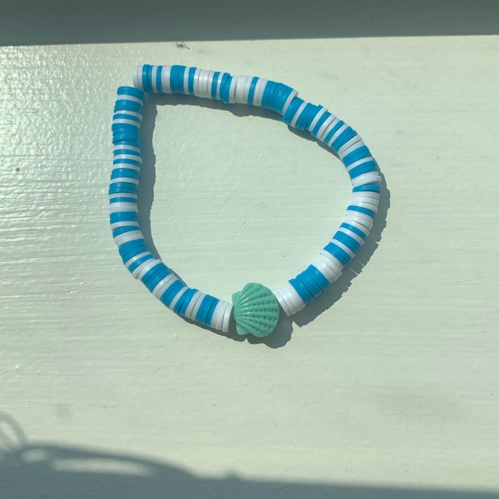 Blue and white sea shell bracelet